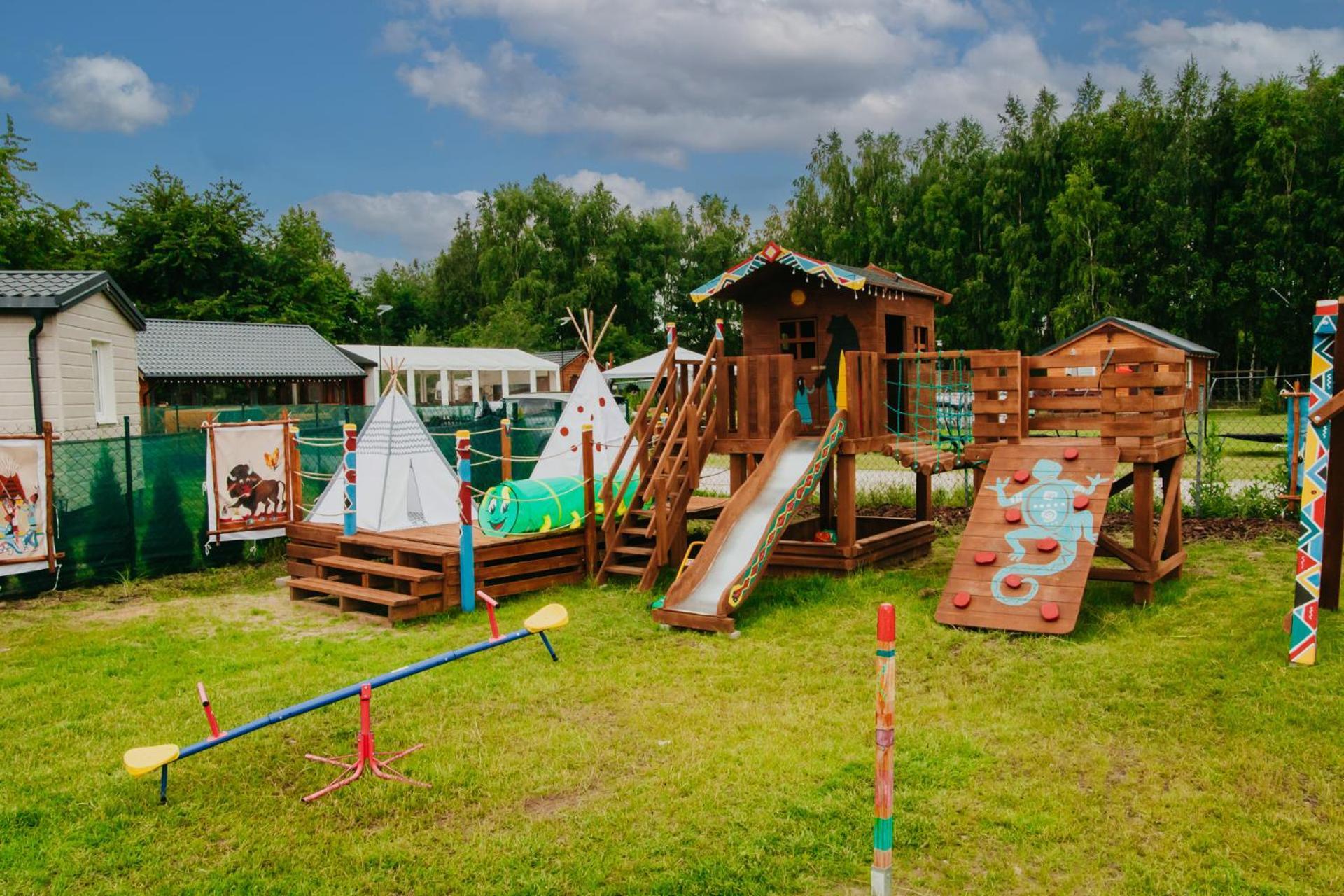 Готель Indiana Camp - 150 M Od Suntago Park Grabce-Towarzystwo Екстер'єр фото
