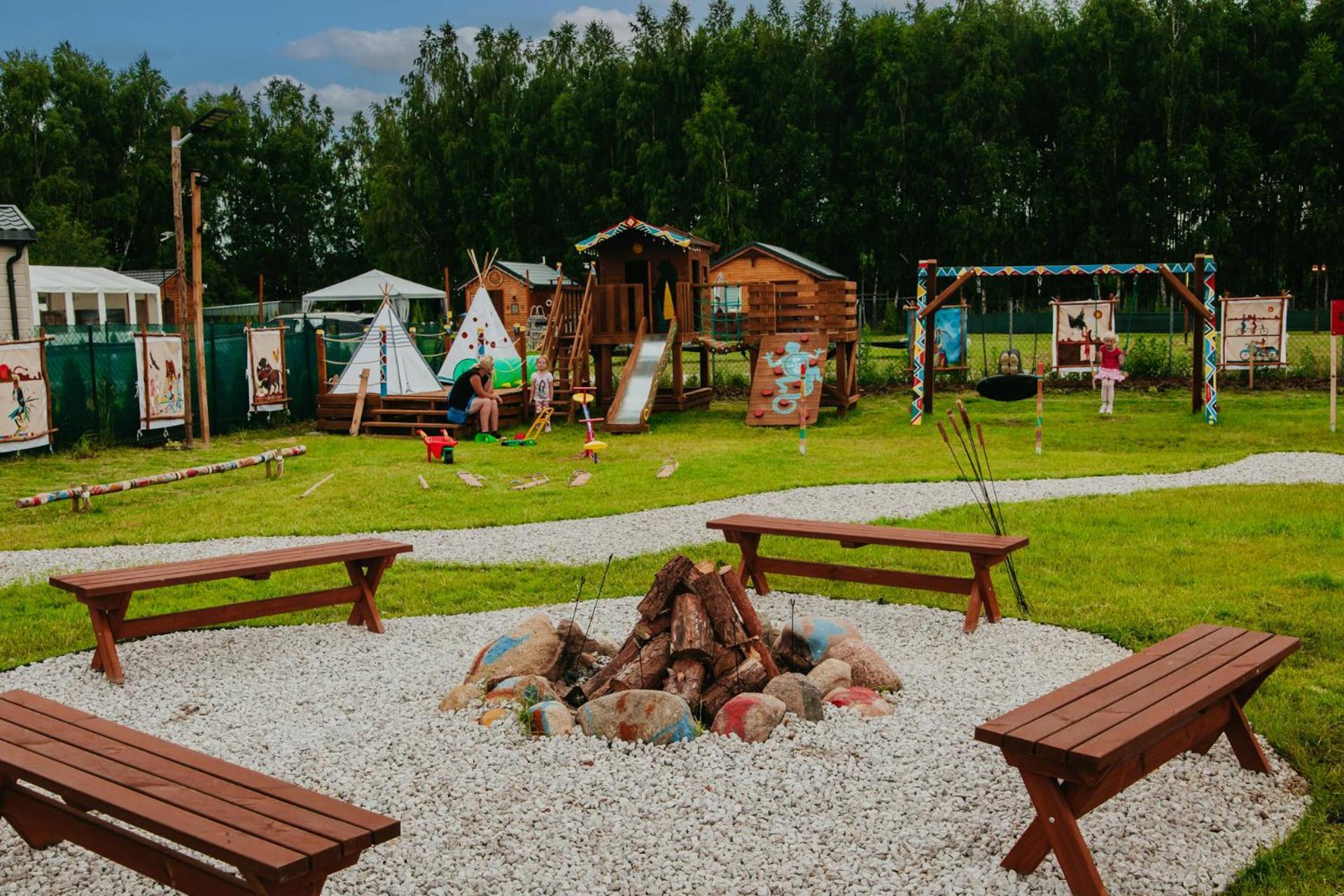 Готель Indiana Camp - 150 M Od Suntago Park Grabce-Towarzystwo Екстер'єр фото