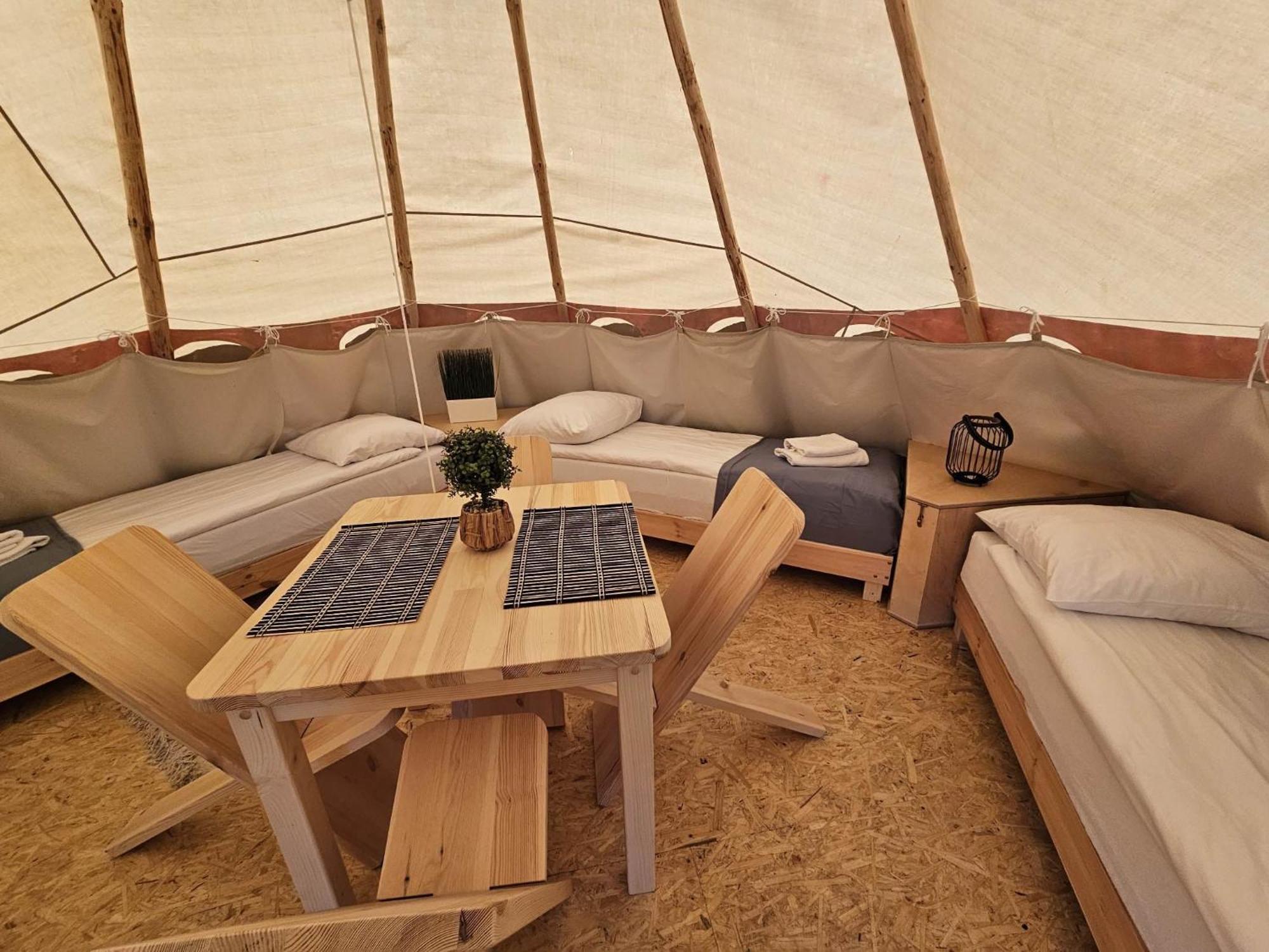 Готель Indiana Camp - 150 M Od Suntago Park Grabce-Towarzystwo Екстер'єр фото