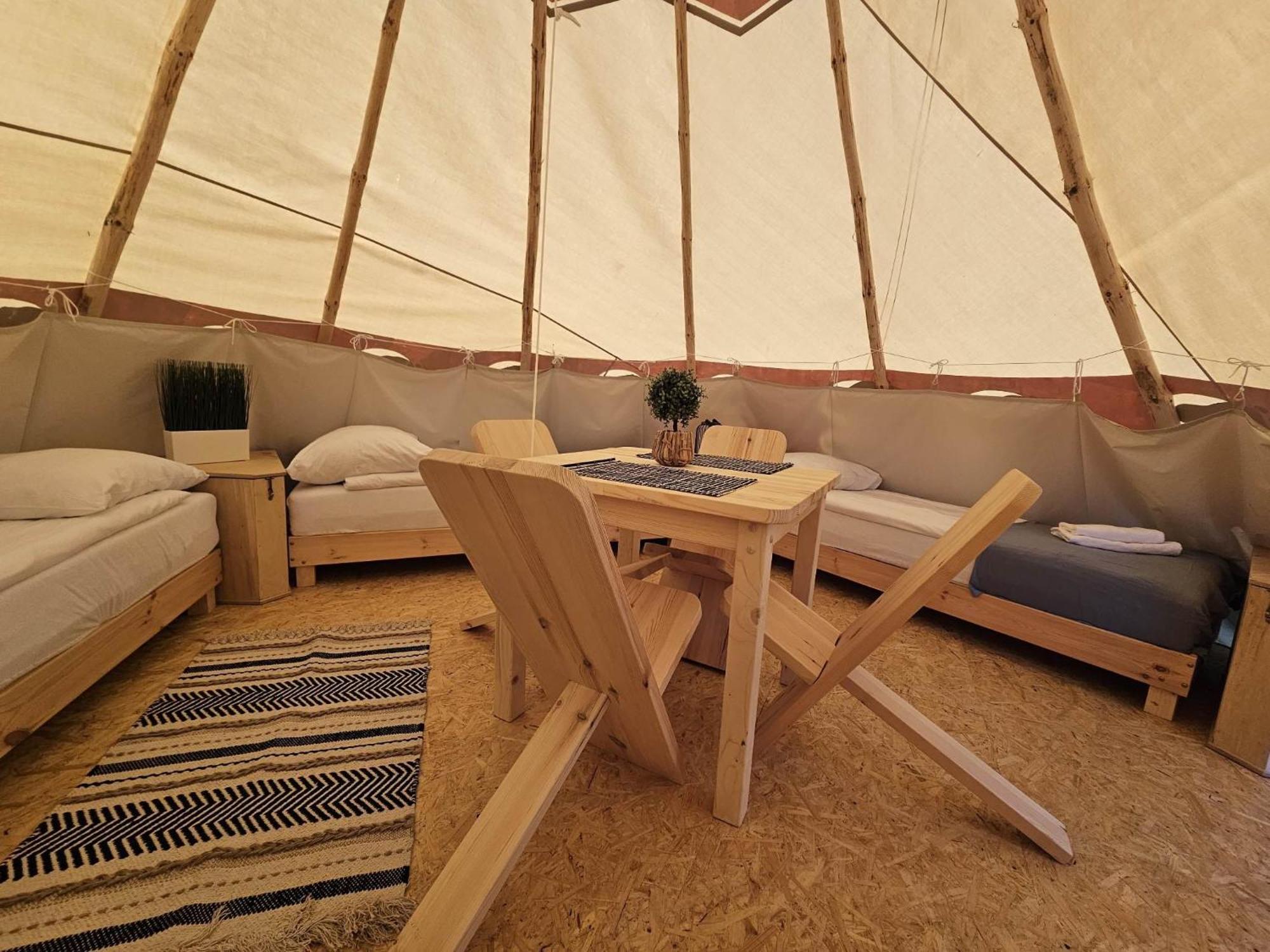 Готель Indiana Camp - 150 M Od Suntago Park Grabce-Towarzystwo Екстер'єр фото
